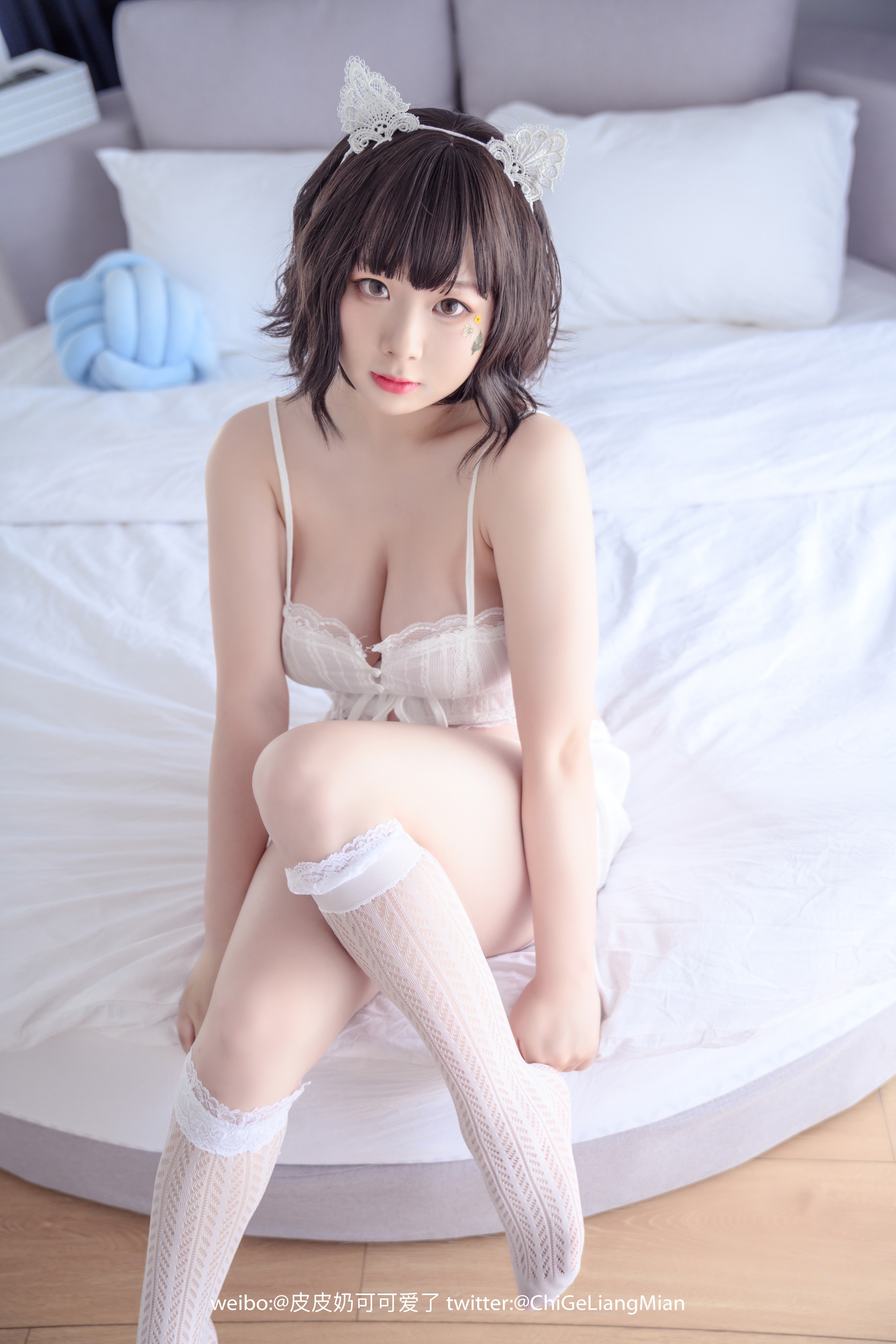 图片[1]-皮皮奶可可爱了啦 – NO.015 白睡衣 [57P]-XikXak